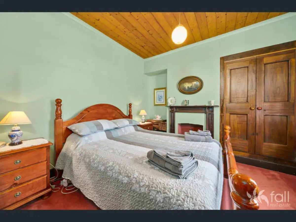 โซเรลล์ บาร์แรคส์ คอตเตจ Hotel Sorell ภายนอก รูปภาพ