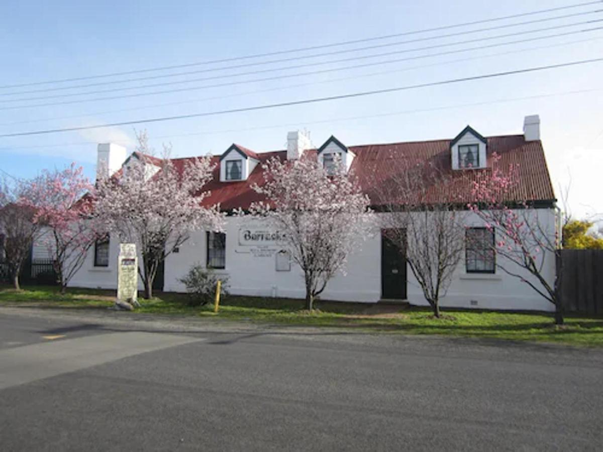 โซเรลล์ บาร์แรคส์ คอตเตจ Hotel Sorell ภายนอก รูปภาพ