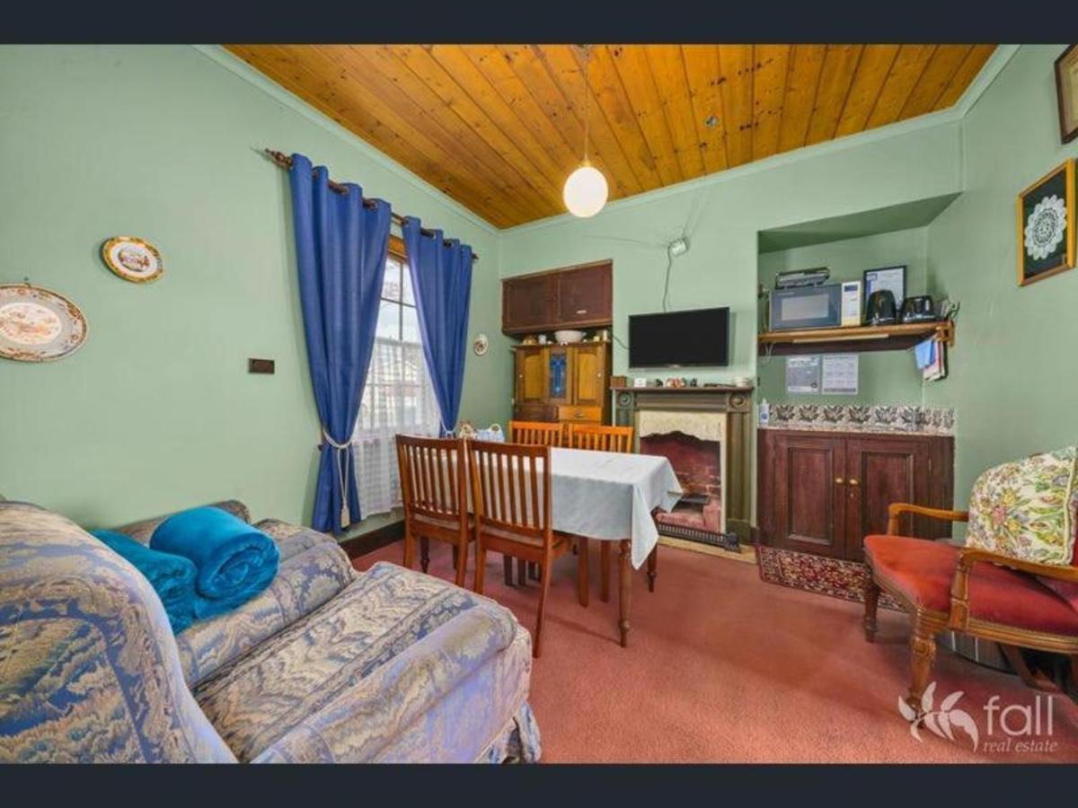โซเรลล์ บาร์แรคส์ คอตเตจ Hotel Sorell ภายนอก รูปภาพ